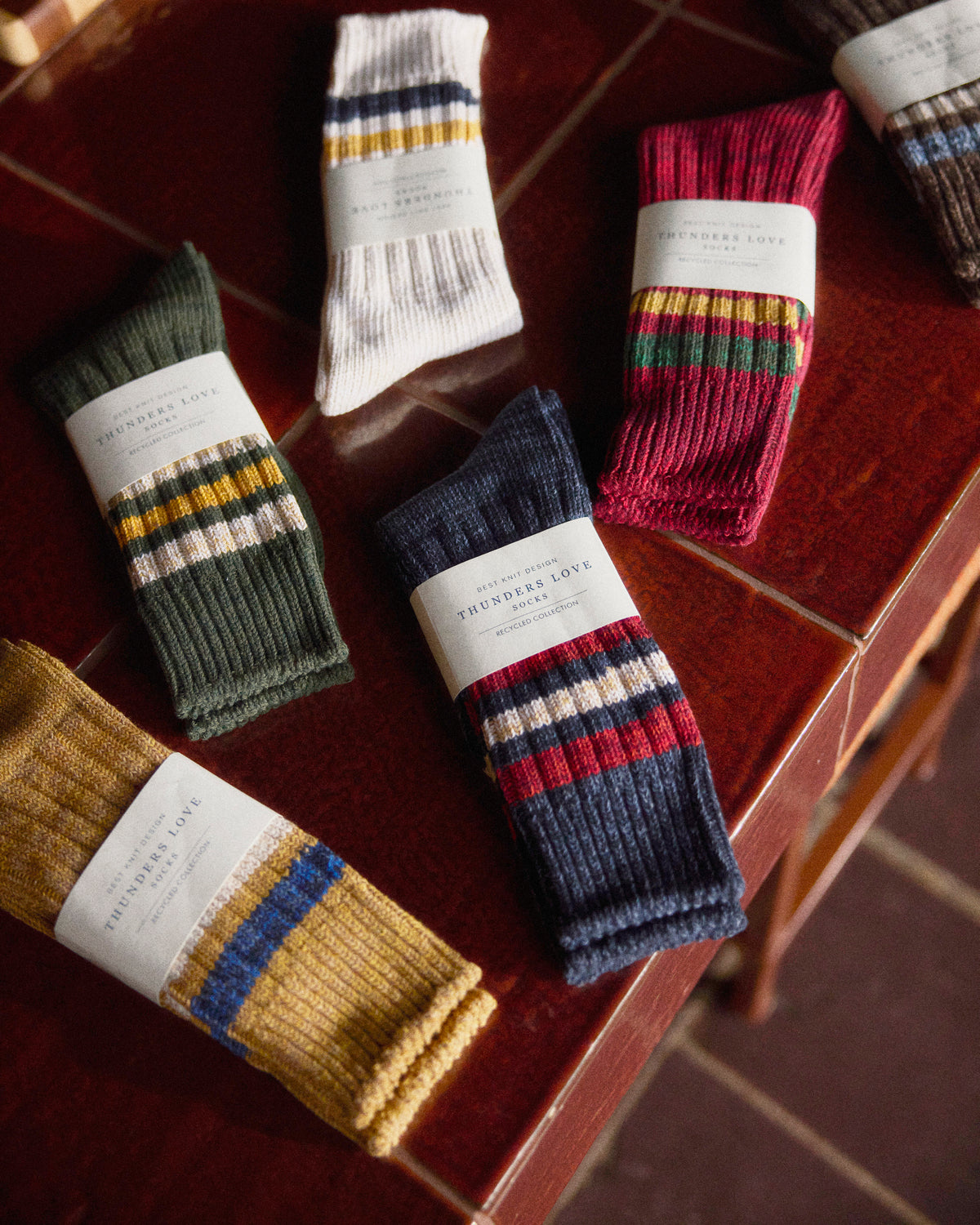 OUTSIDERS COLLECTION Mustard Socks